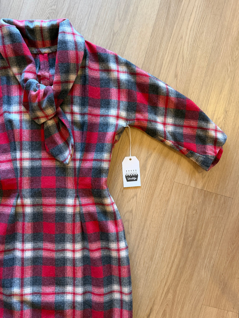 red and grey plaid dress Plaid Maxi Dress with Retro Checkered Pattern and Long Sleeves Xiaolizi